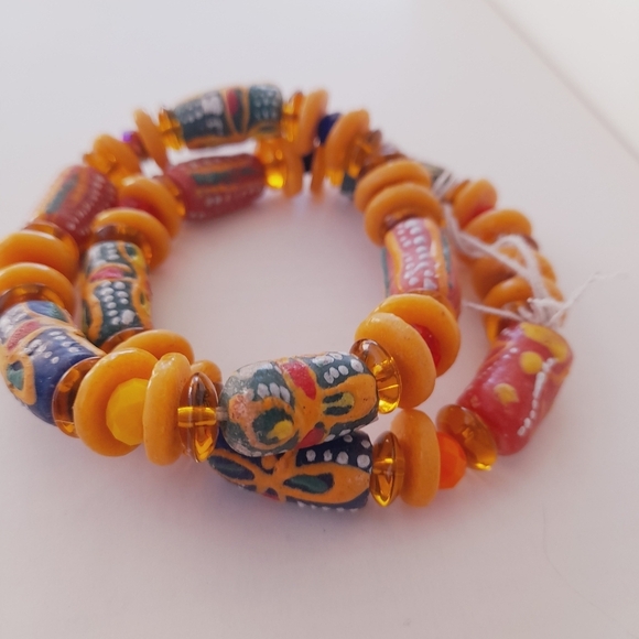 Set Of Two Bracelets Colorful Handpainted Beads - Picture 3 of 5